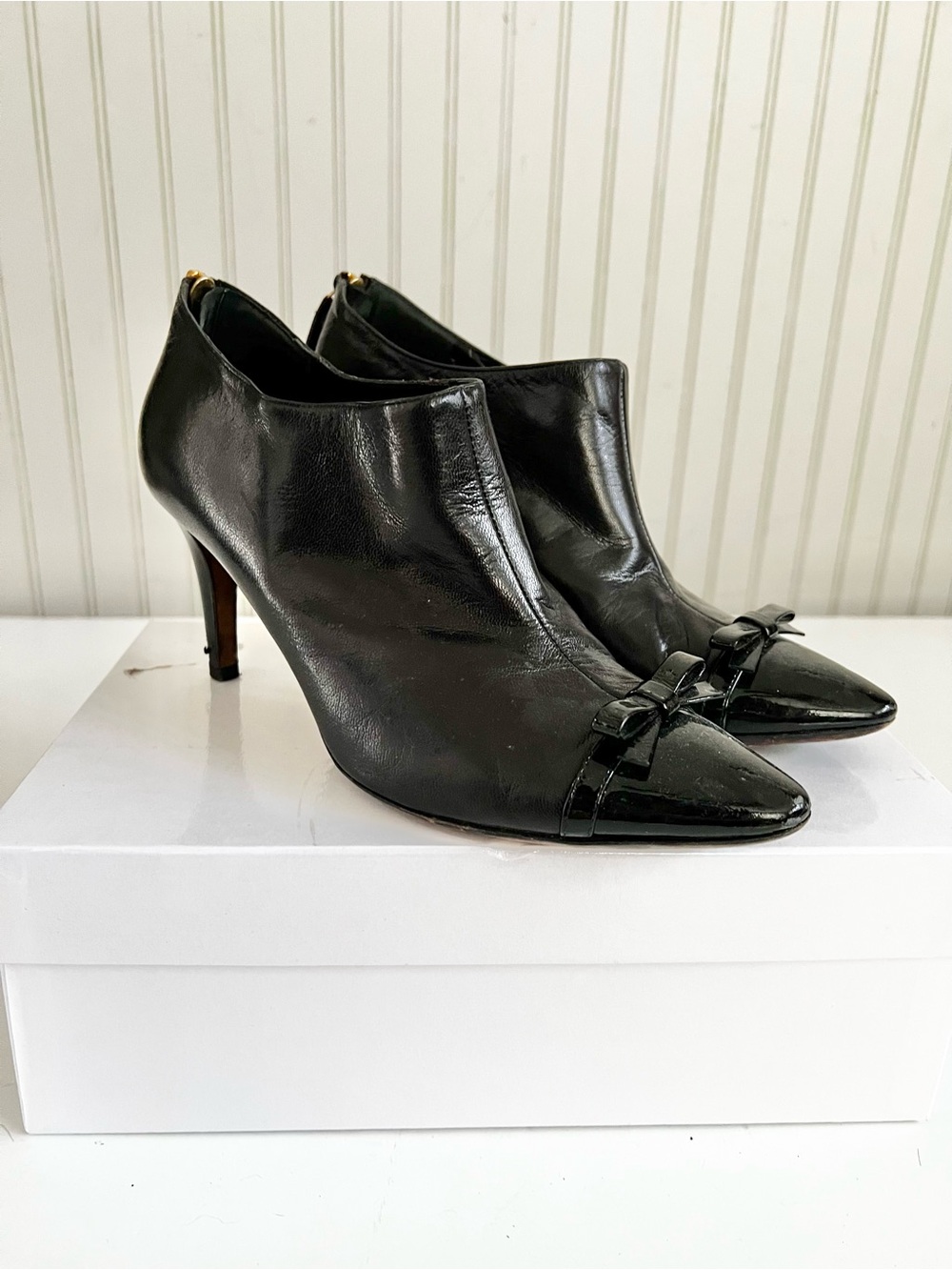 Moschino Vintage 2000’s Black Bow Front Ankle Heeled Boots
